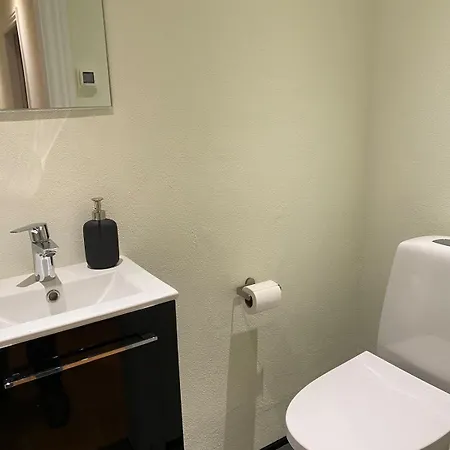 Villa Newly Renovated And Centrally Located Townhome